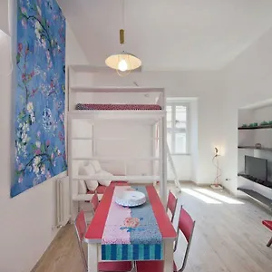 https://colosseum-relax-apartament.it-romehotels.com